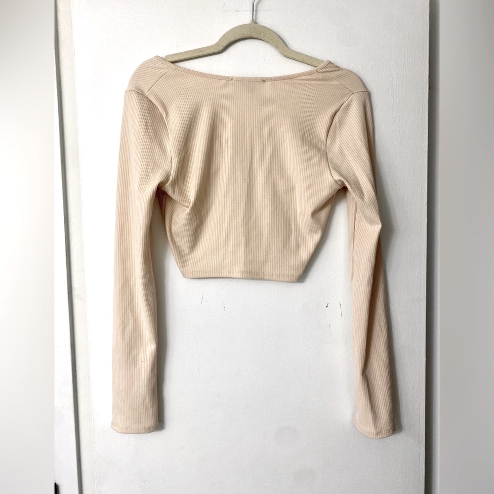 Bloomingdales beige FORE Ribbed Beige Long Sleeve O-Ring Center Crop Top - Picture 3 of 6